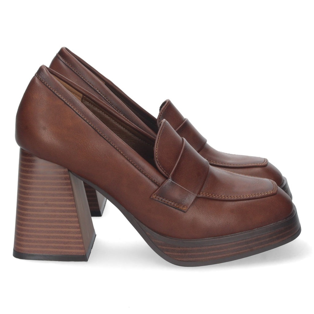 MELFIA Pumps in Cuero