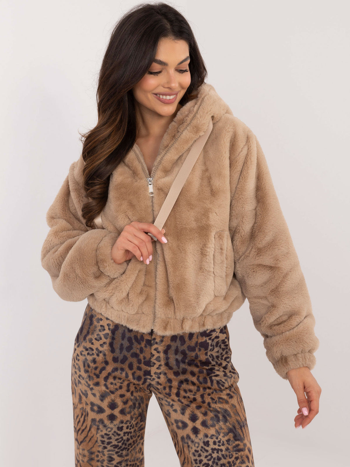 MELFIA ALINA – Elegante Damen-Short-Course-Jacke mit Fellbesatz