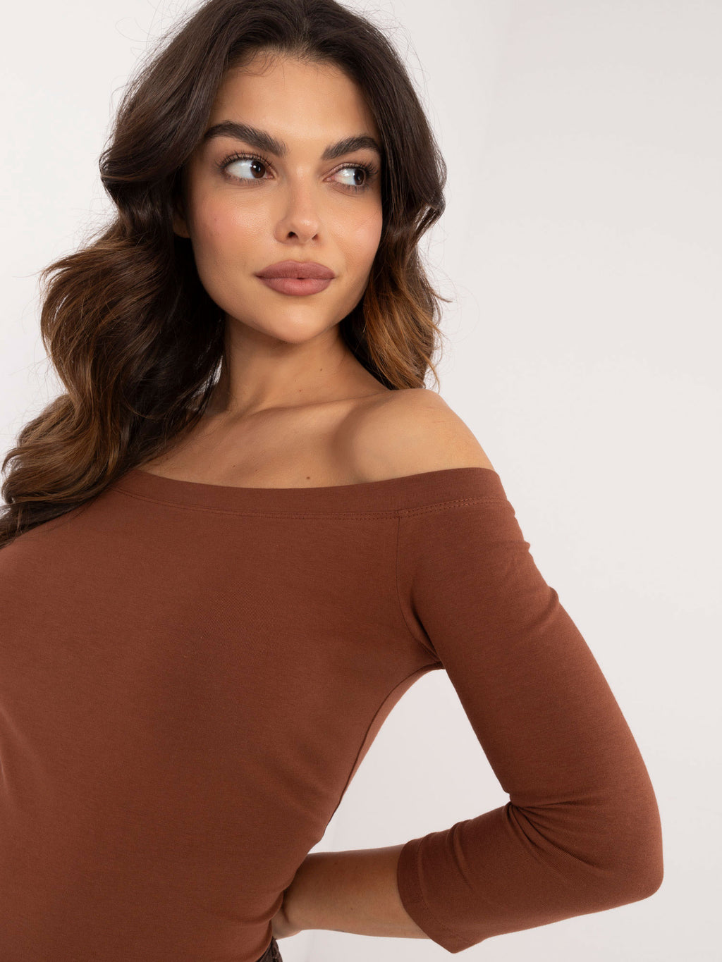 MELFIA Off-Shoulder Fitted Blouse
