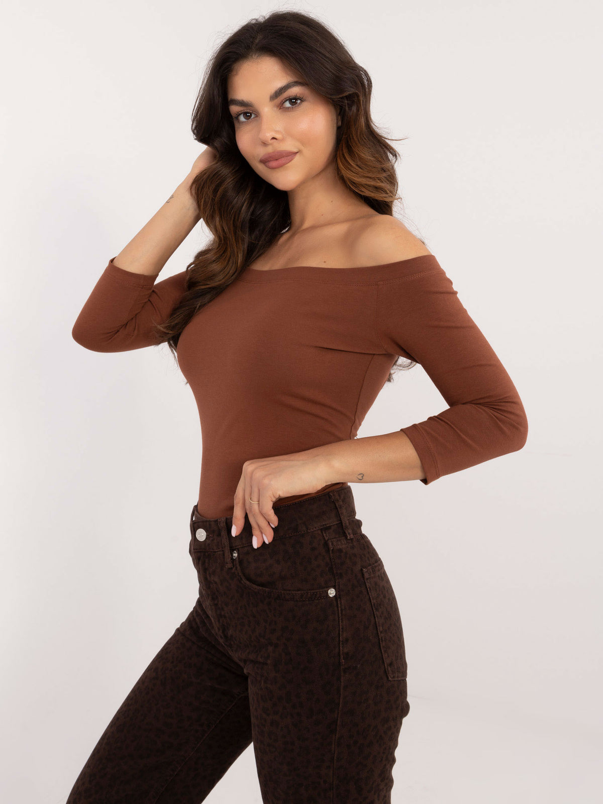 MELFIA Off-Shoulder Fitted Blouse