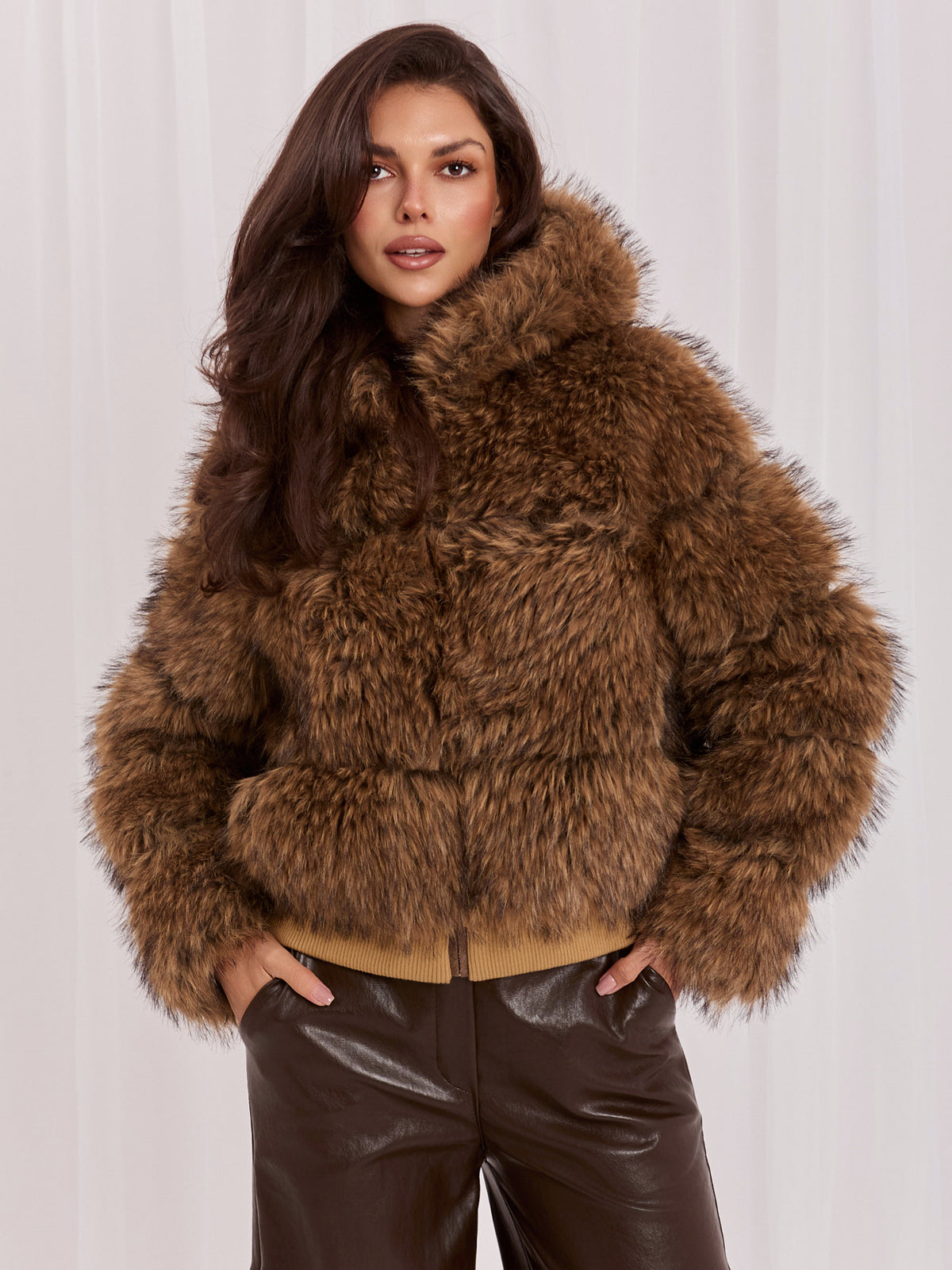 MELFIA AMARA – Elegante Damenjacke aus Kunstfell mit Taschen
