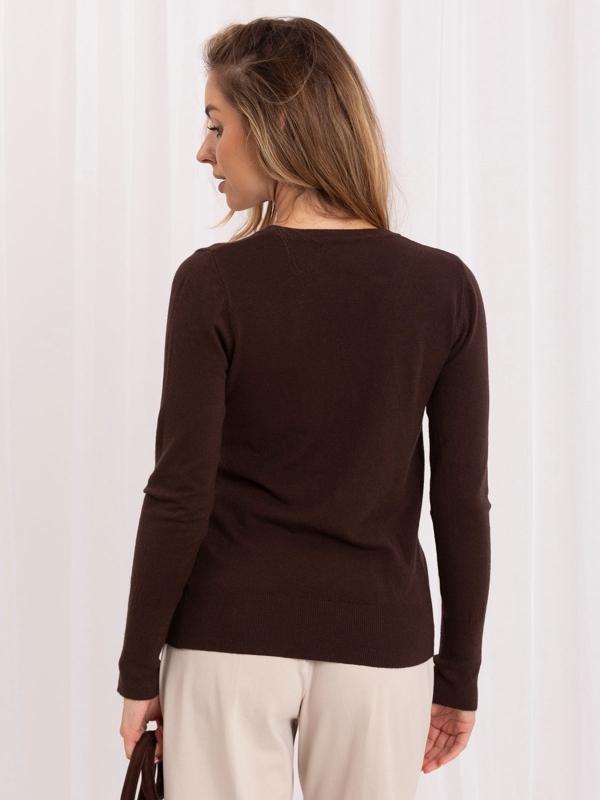 MELFIA Fitted V-Neck Sweater