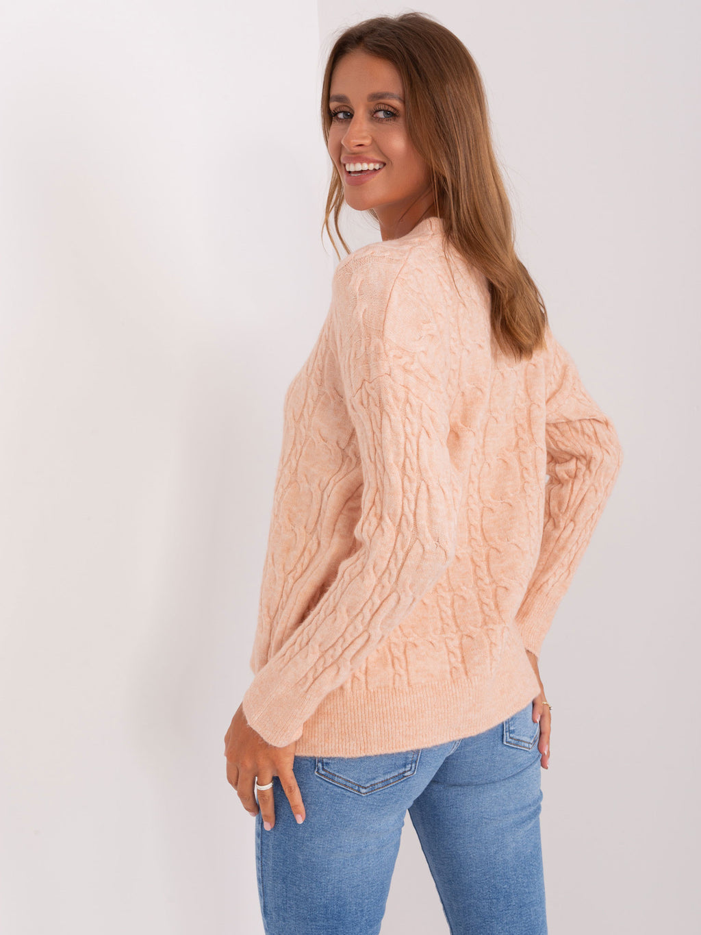 MELFIA – Lockerer Pullover mit Zopfmuster