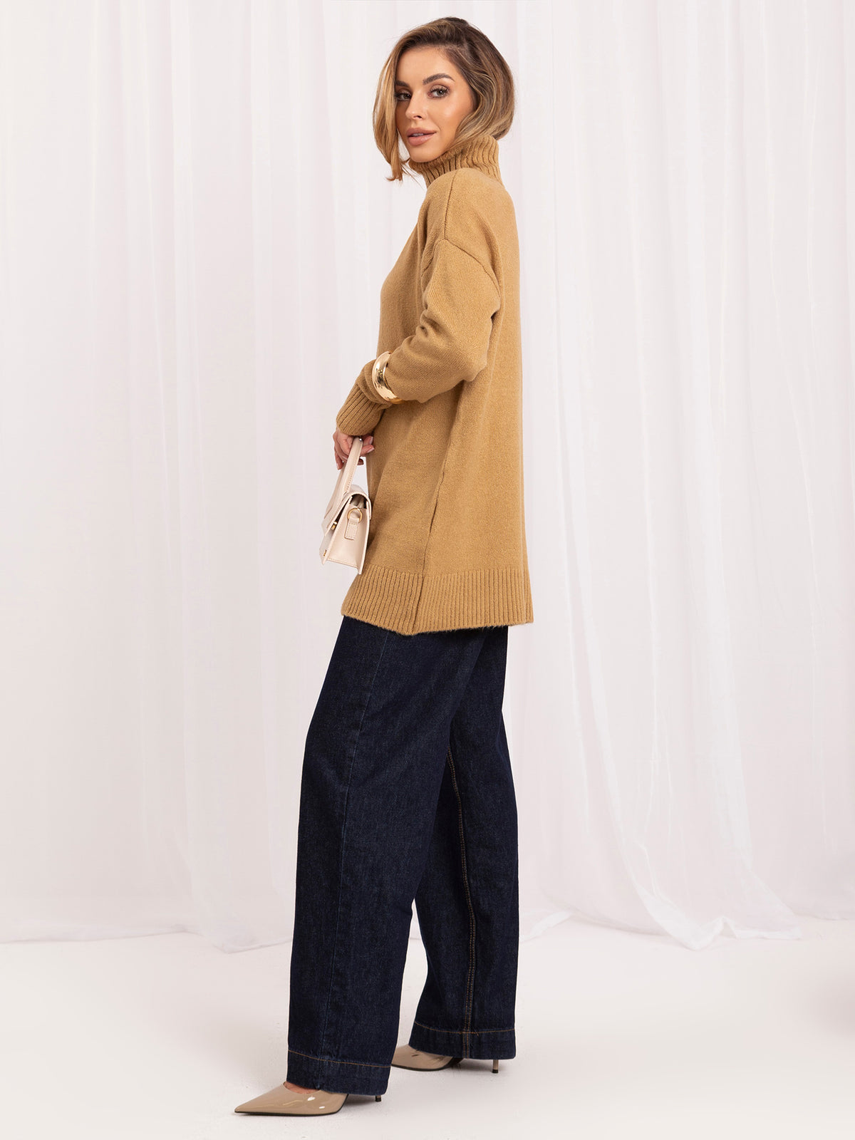 MELFIA – Lockerer Pullover mit hohem Kragen