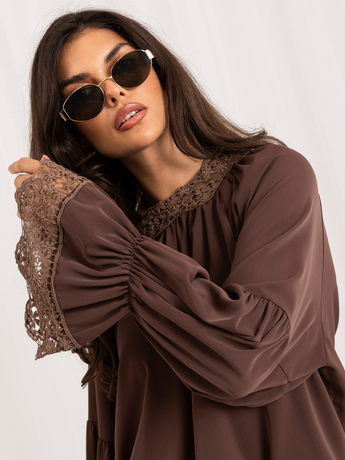 MELFIA – Elegante Bluse mit Spitzenabschluss