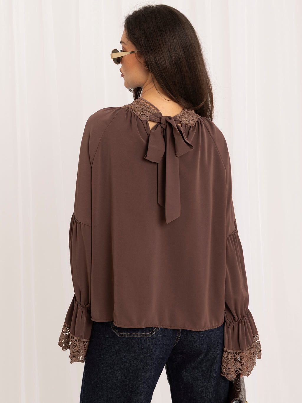 MELFIA – Elegante Bluse mit Spitzenabschluss