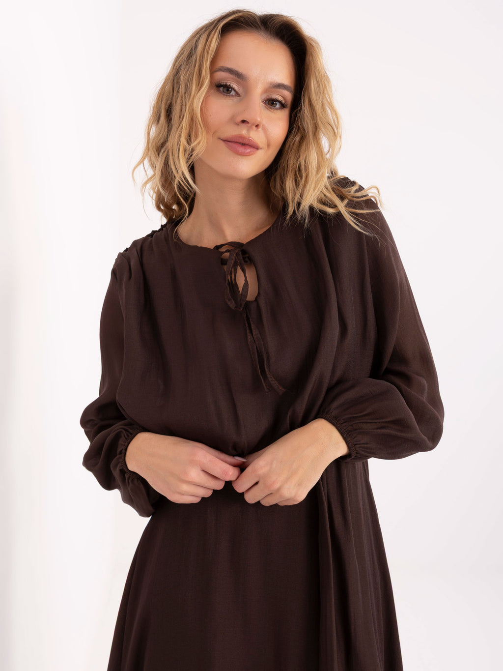 MELFIA Elegantes Kleid mit Gebundenem Dekolleté