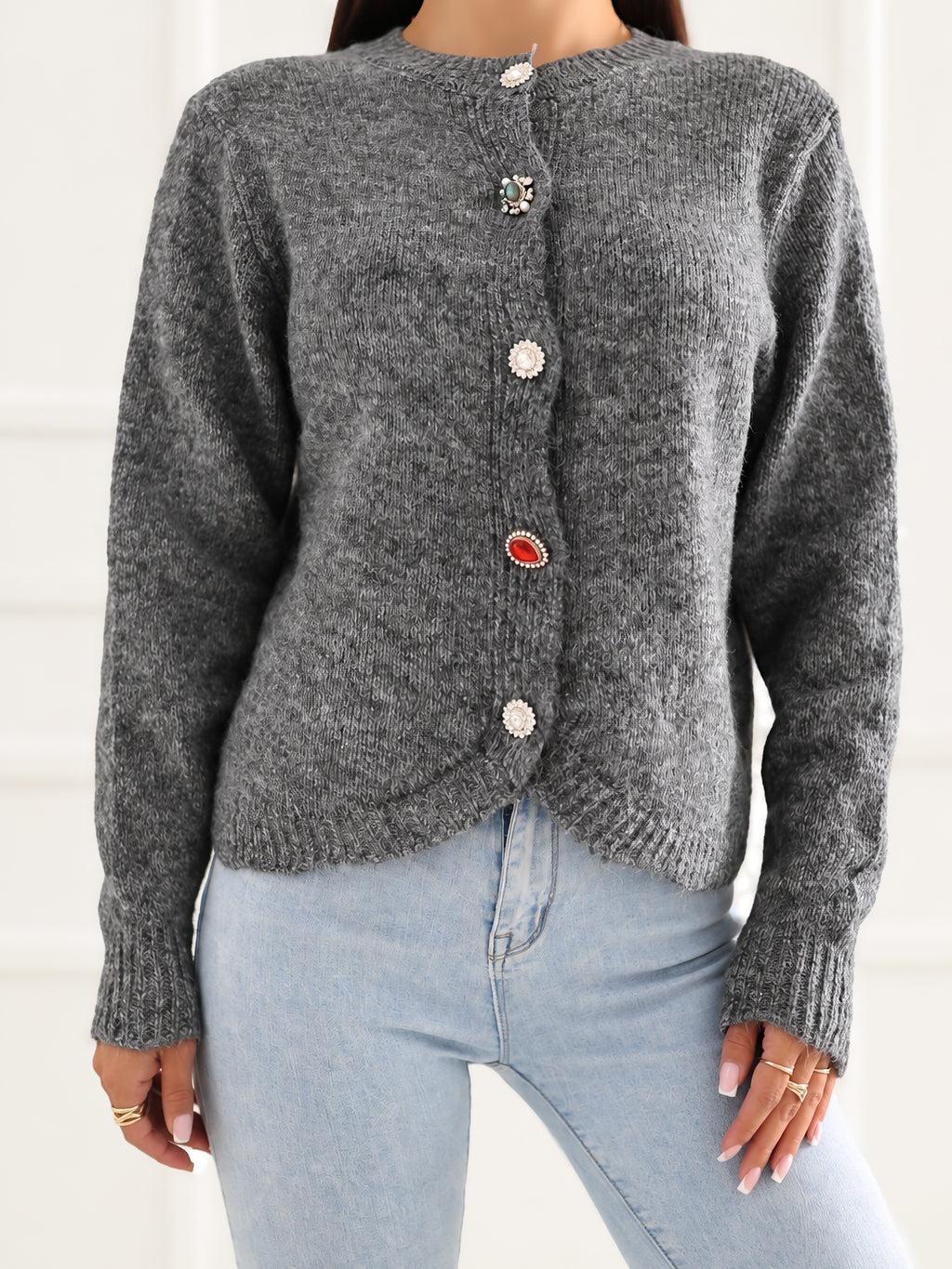 MELFIA ELENA – Flauschiger Cardigan mit Schmuckknöpfen