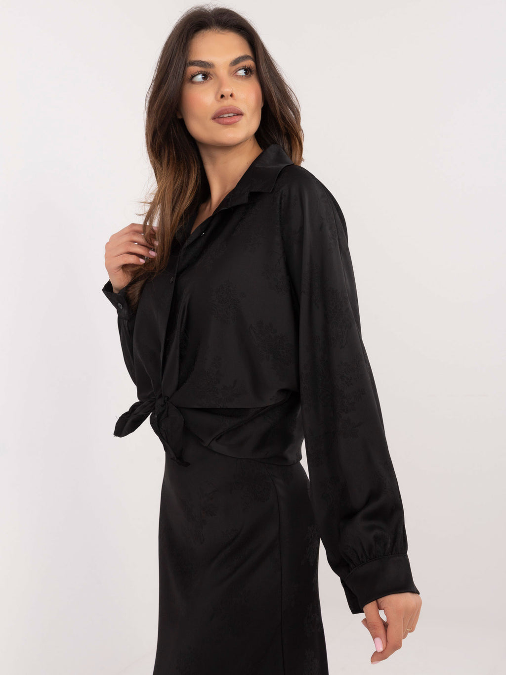 Schwarze Oversize-Bluse mit floralem Blumenmuster
