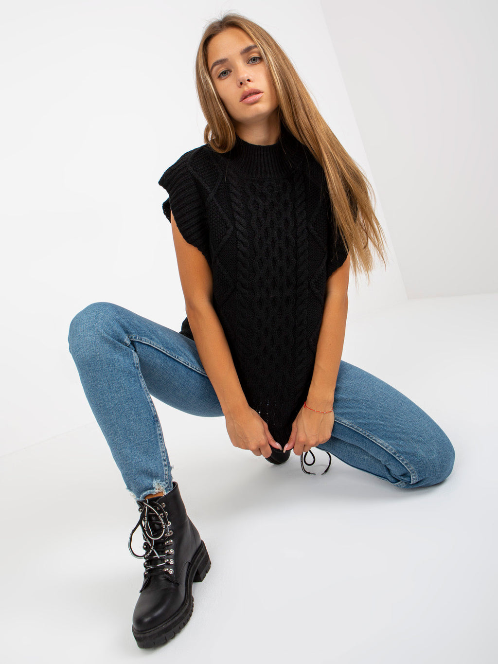 MELFIA – Strickweste mit Zopfmuster