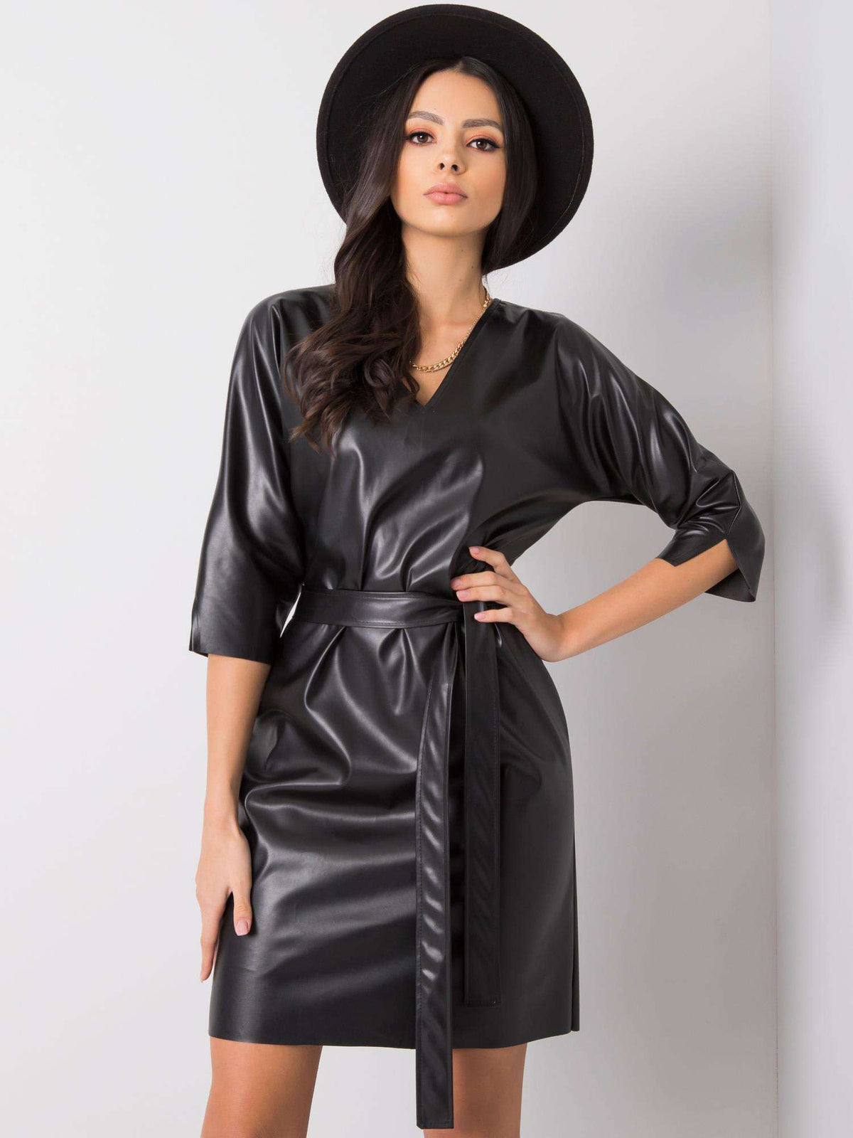 MELFIA ENRICA – Elegantes Kunstlederkleid