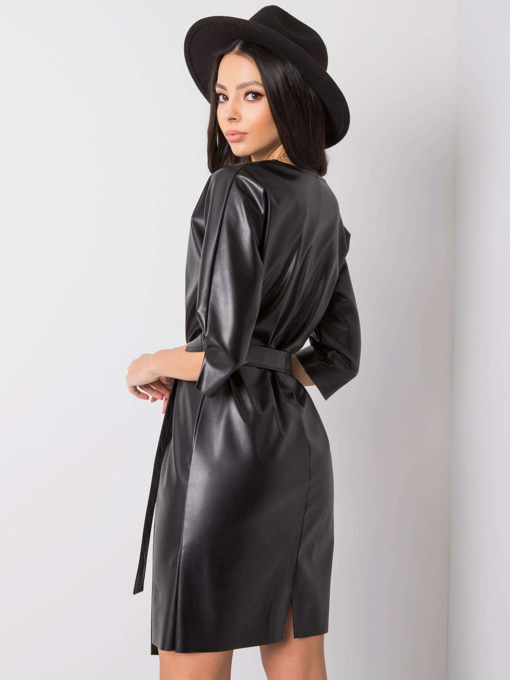 MELFIA ENRICA – Elegantes Kunstlederkleid
