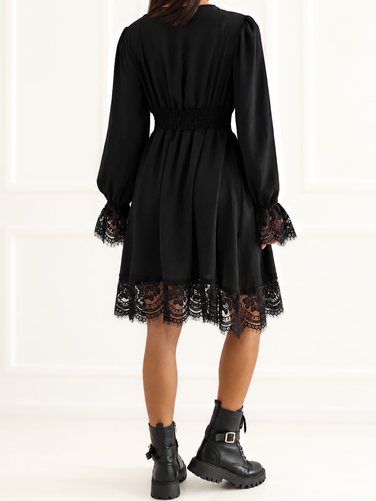 MELFIA ELARA – Elegantes ausgestelltes Kleid mit Taillenabnähern