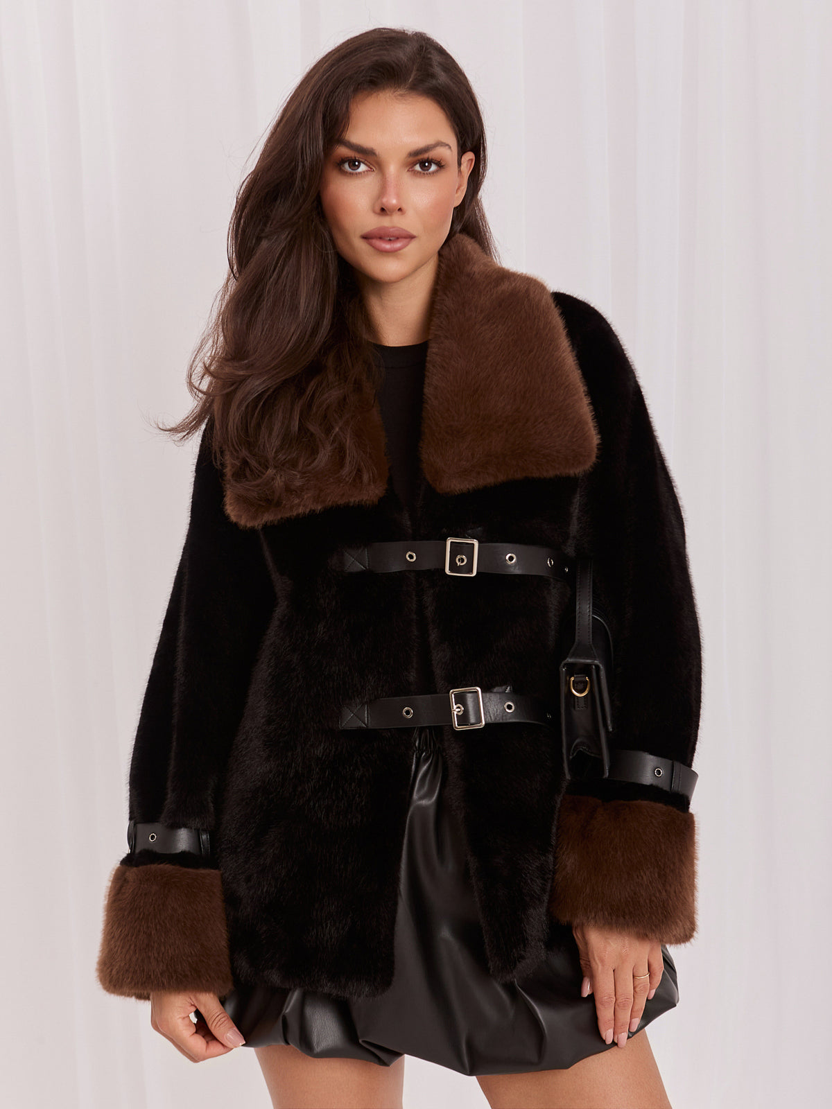 MELFIA  Elegante Felljacke mit dekorativen Streifen