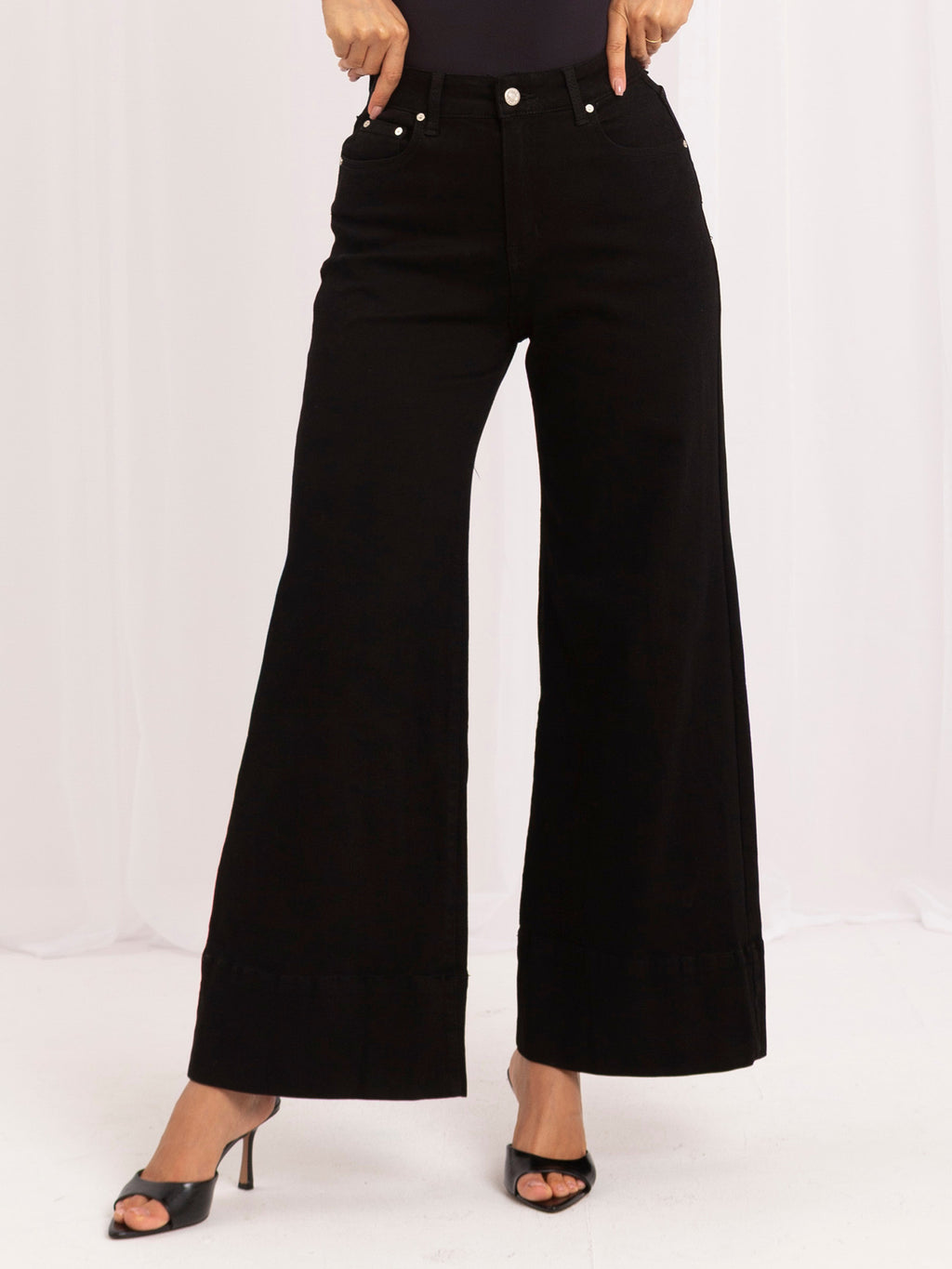MELFIA NOIR Wide-Leg Jeans in Schwarz