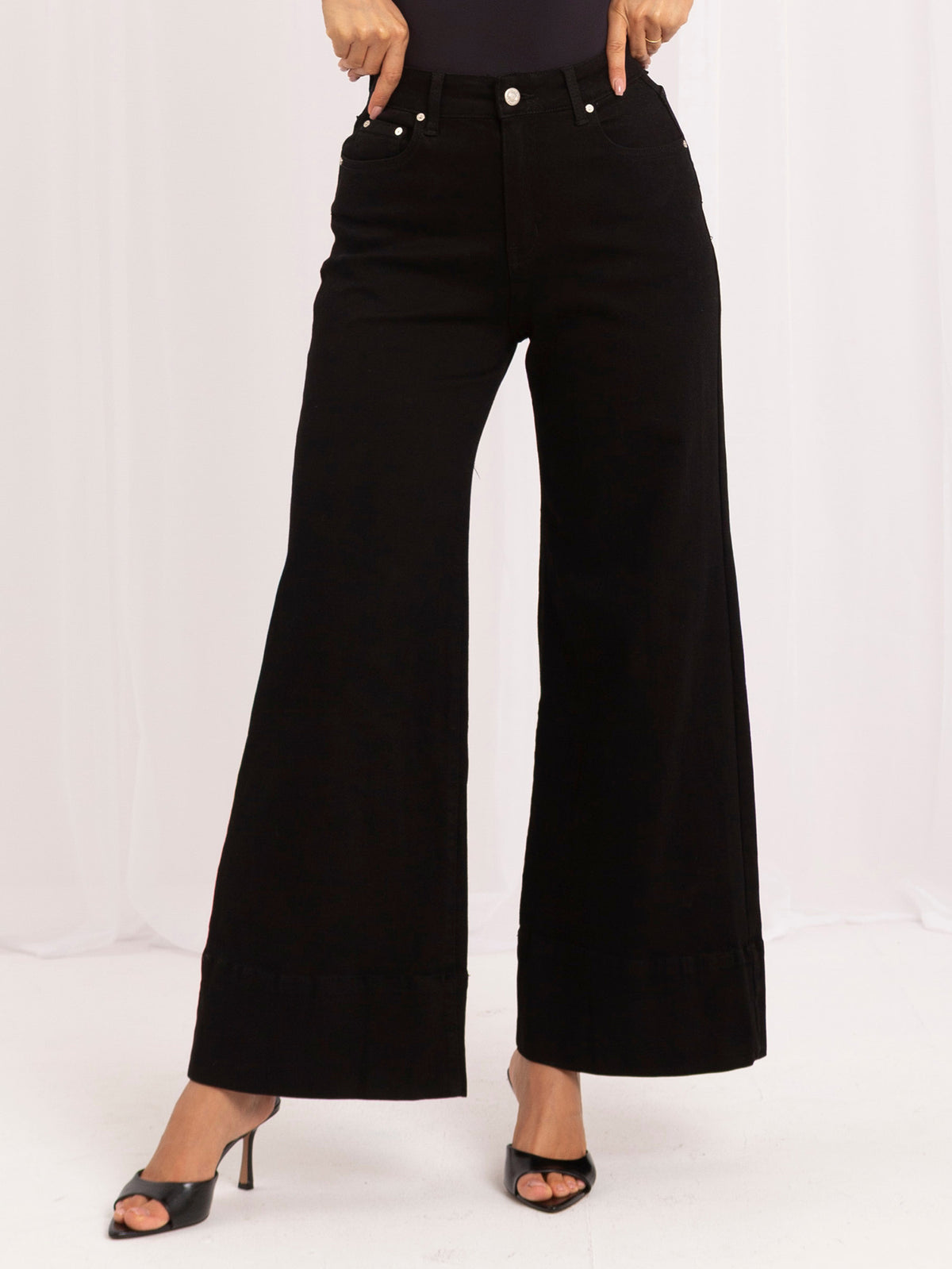 MELFIA NOIR Wide-Leg Jeans in Schwarz