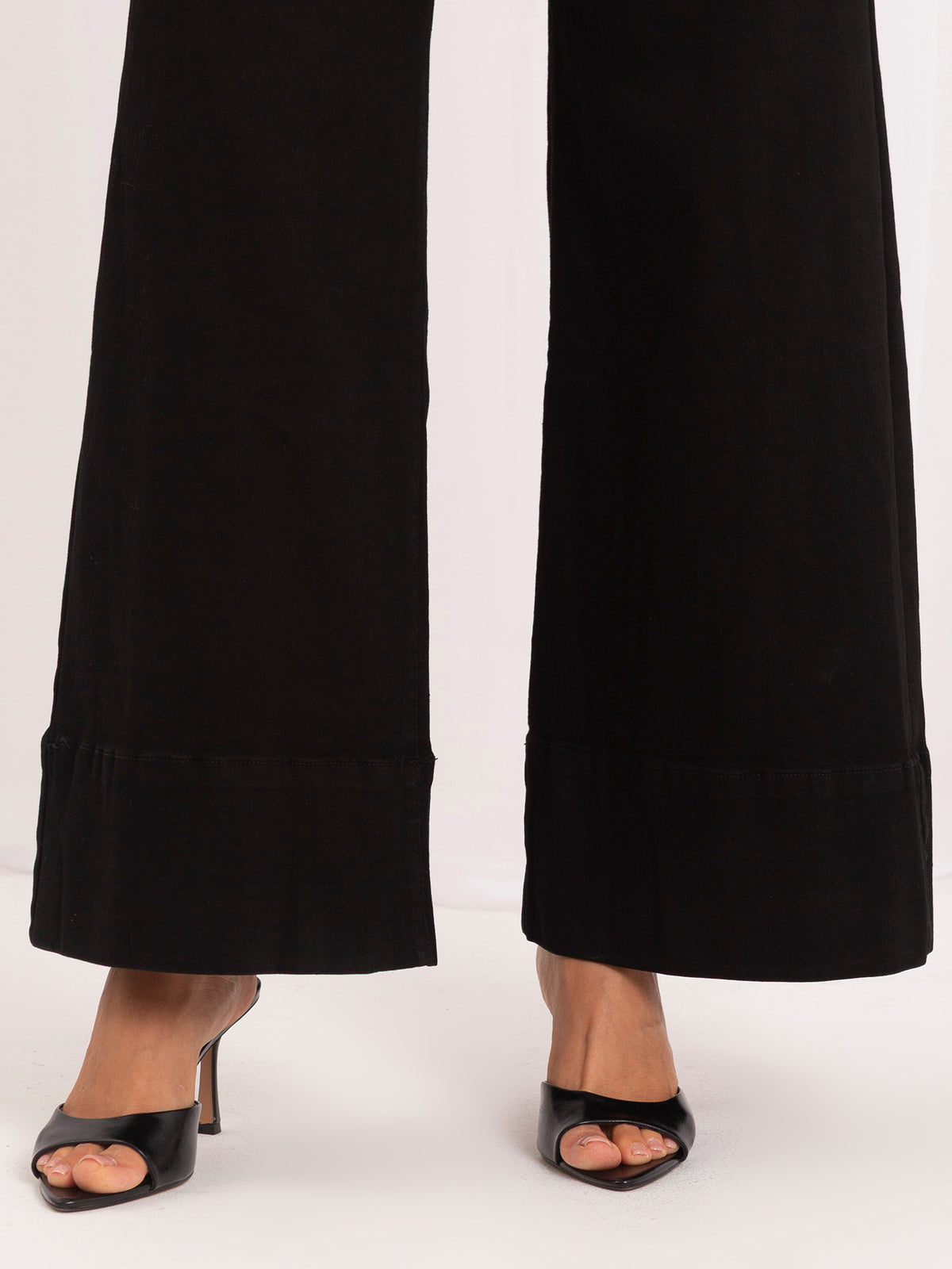 MELFIA NOIR Wide-Leg Jeans in Schwarz