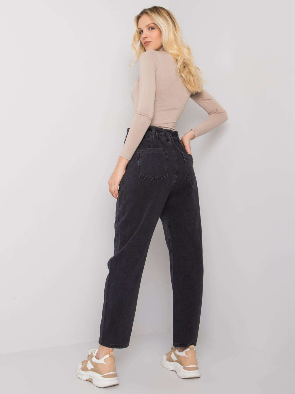 MELFIA Schwarze Damen Mom Jeans – High Waist