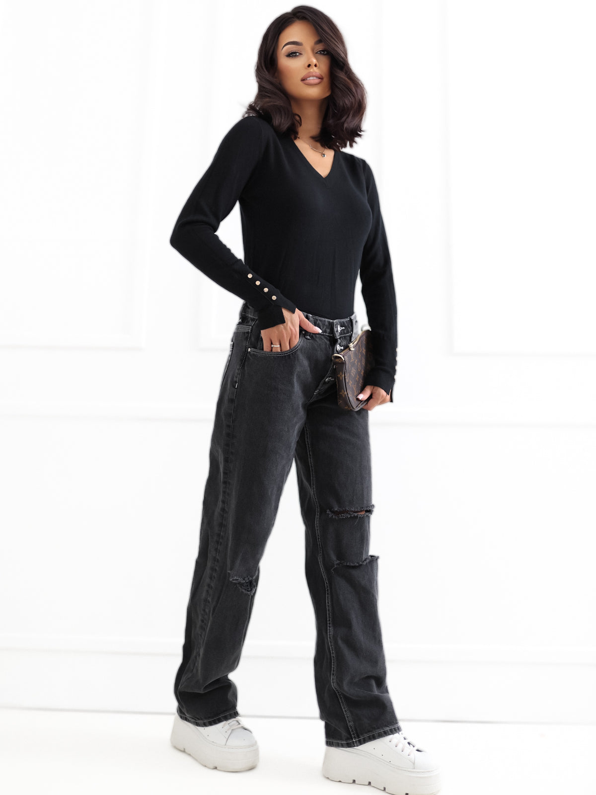 MELFIA Fitted V-Neck Sweater