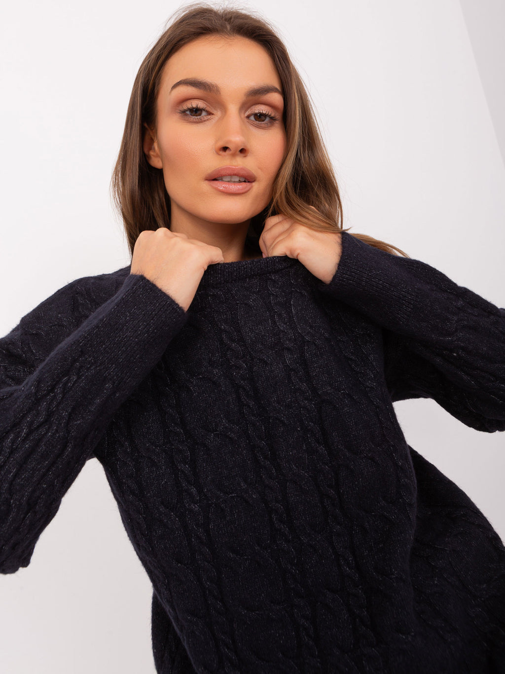 MELFIA – Lockerer Pullover mit Zopfmuster