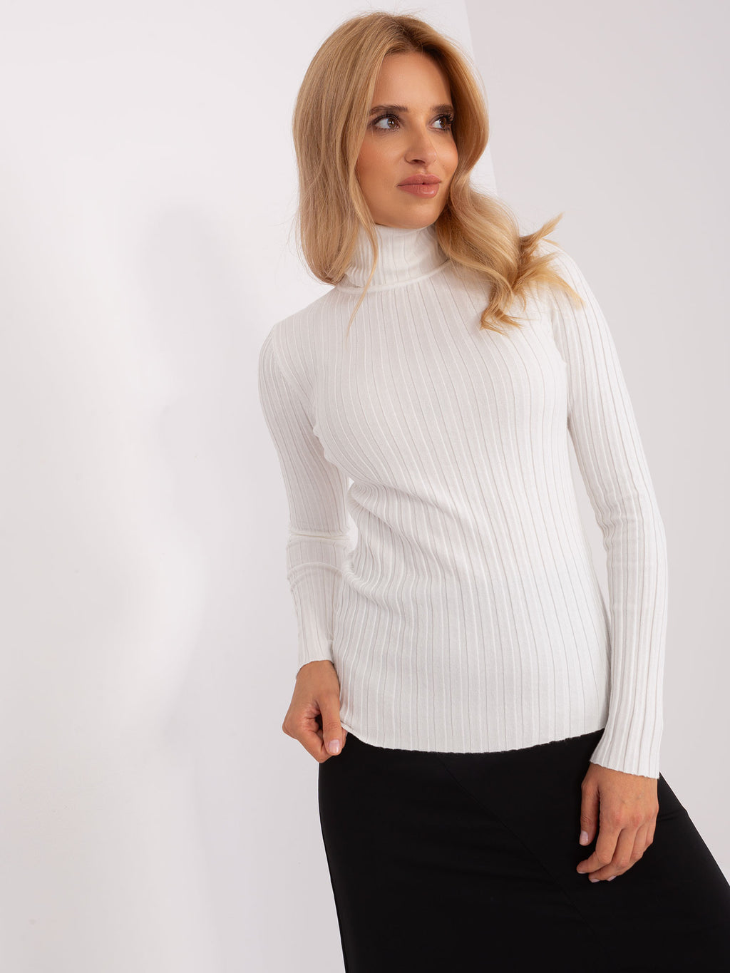 MELFIA – Taillierter Rollkragenpullover