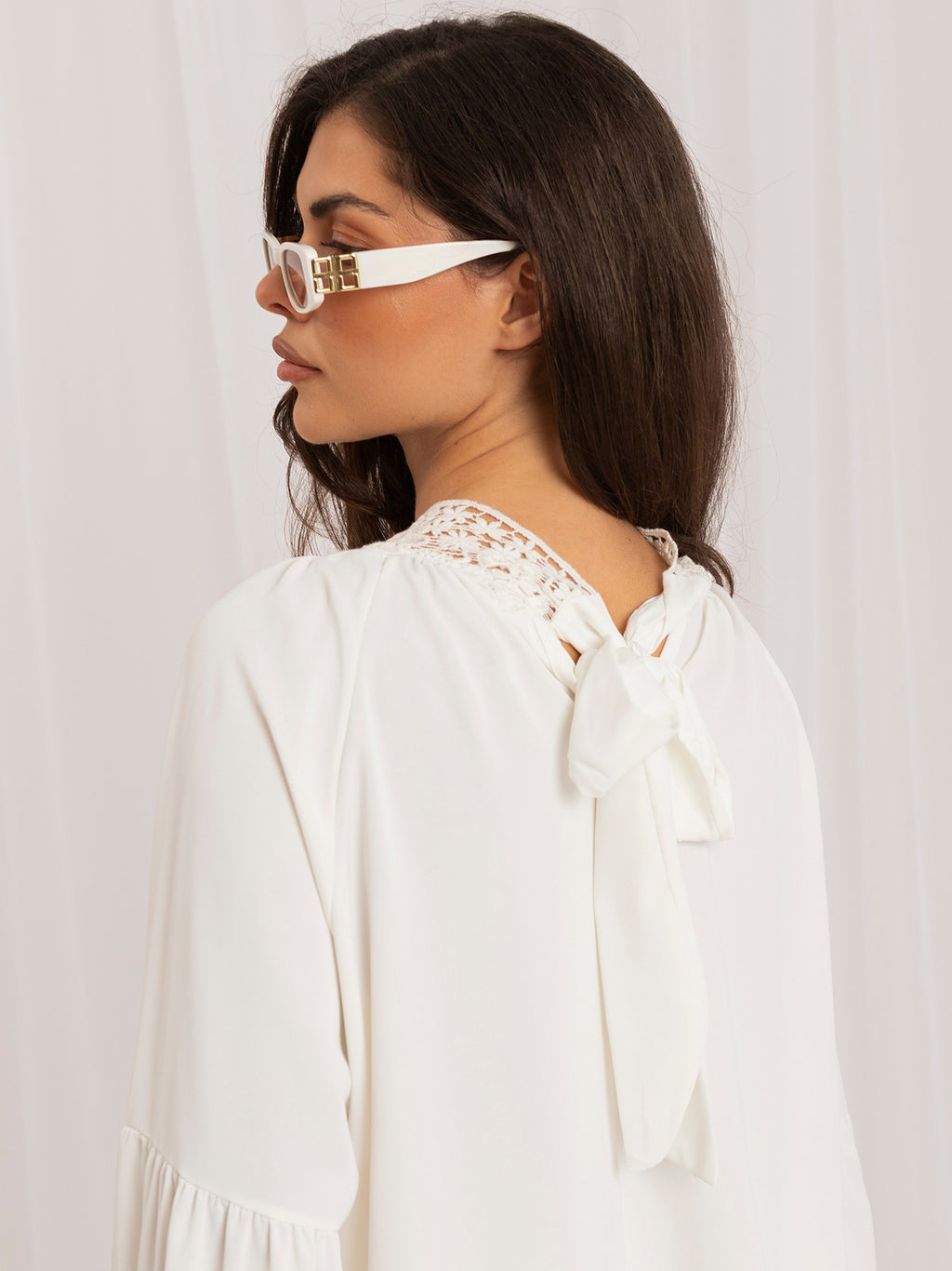 MELFIA – Elegante Bluse mit Spitzenabschluss