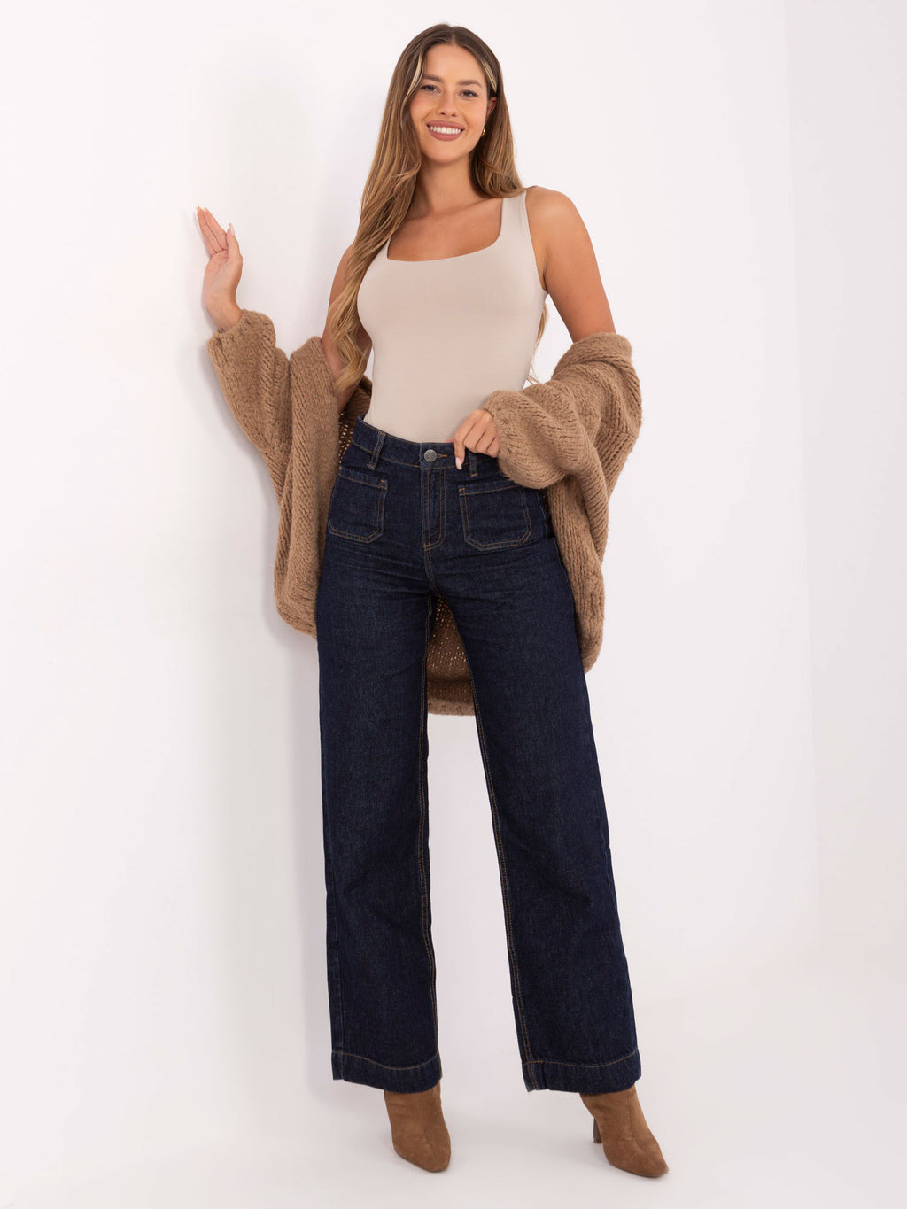 MELFIA Relaxed Fit Jeans