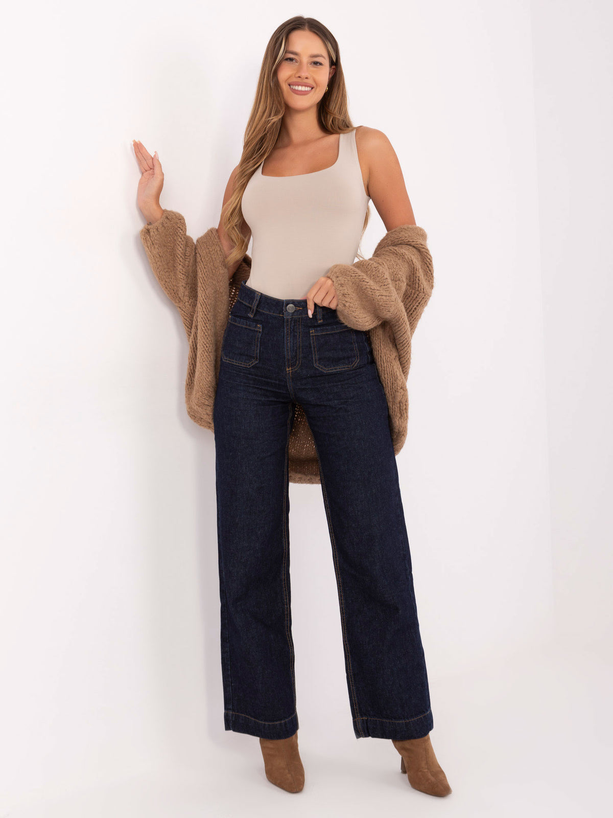 MELFIA Relaxed Fit Jeans