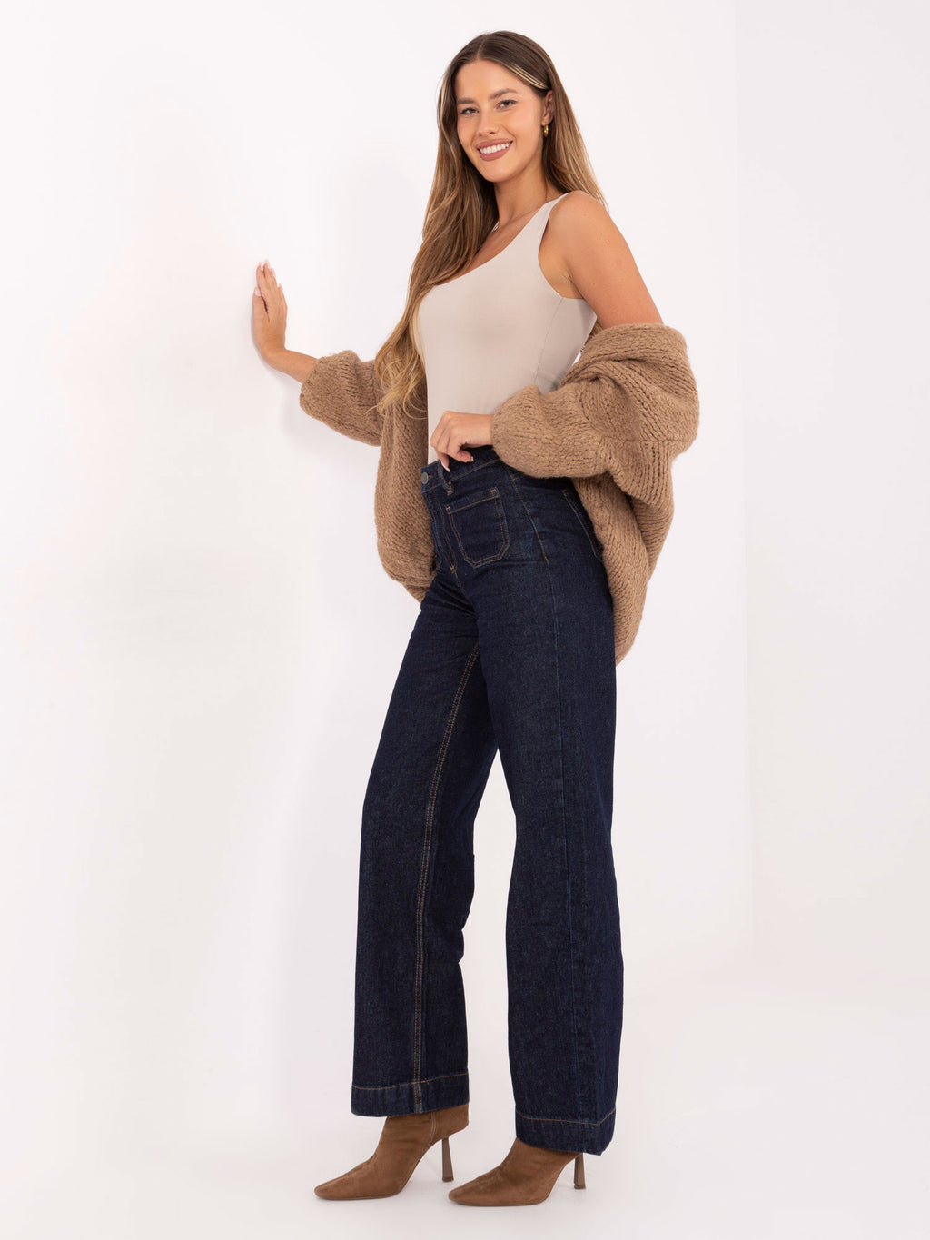 MELFIA Relaxed Fit Jeans