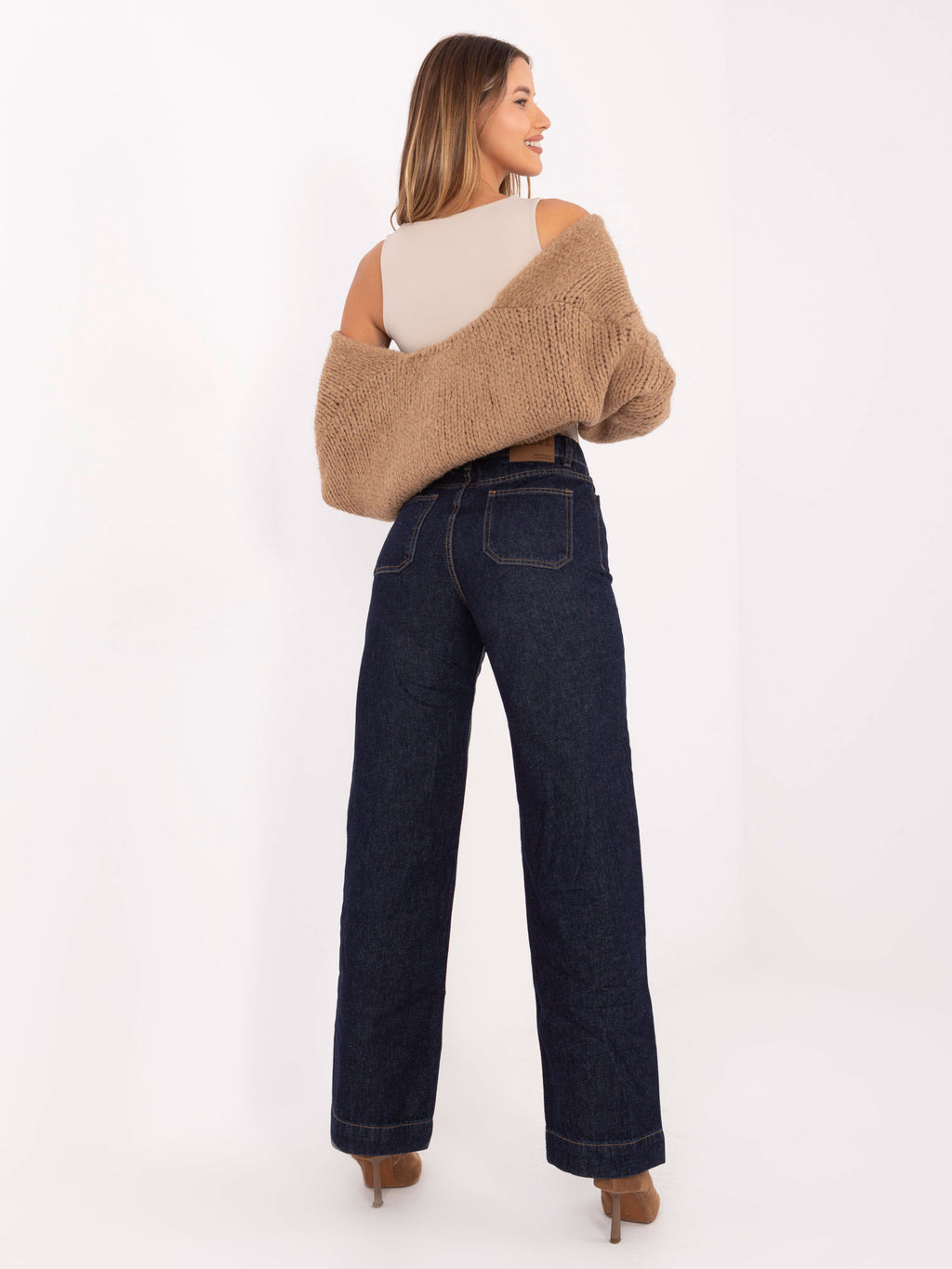 MELFIA Relaxed Fit Jeans