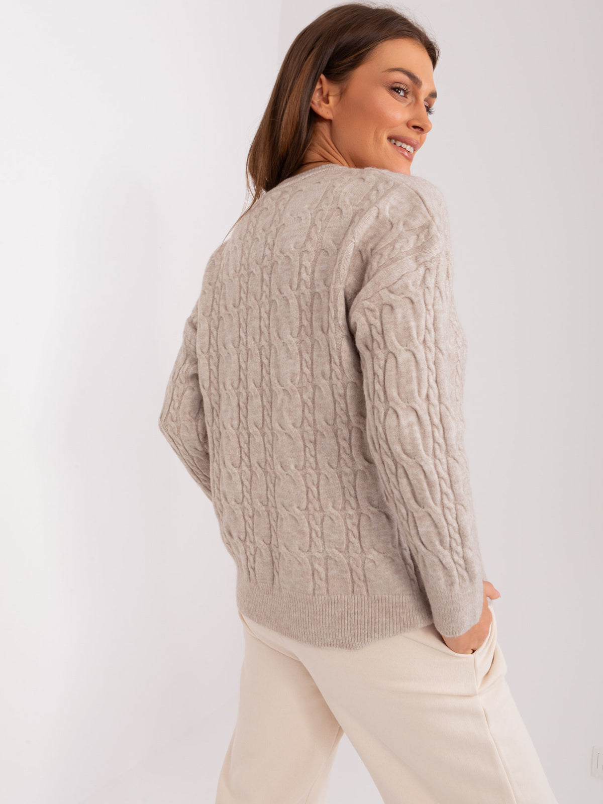 MELFIA – Lockerer Pullover mit Zopfmuster