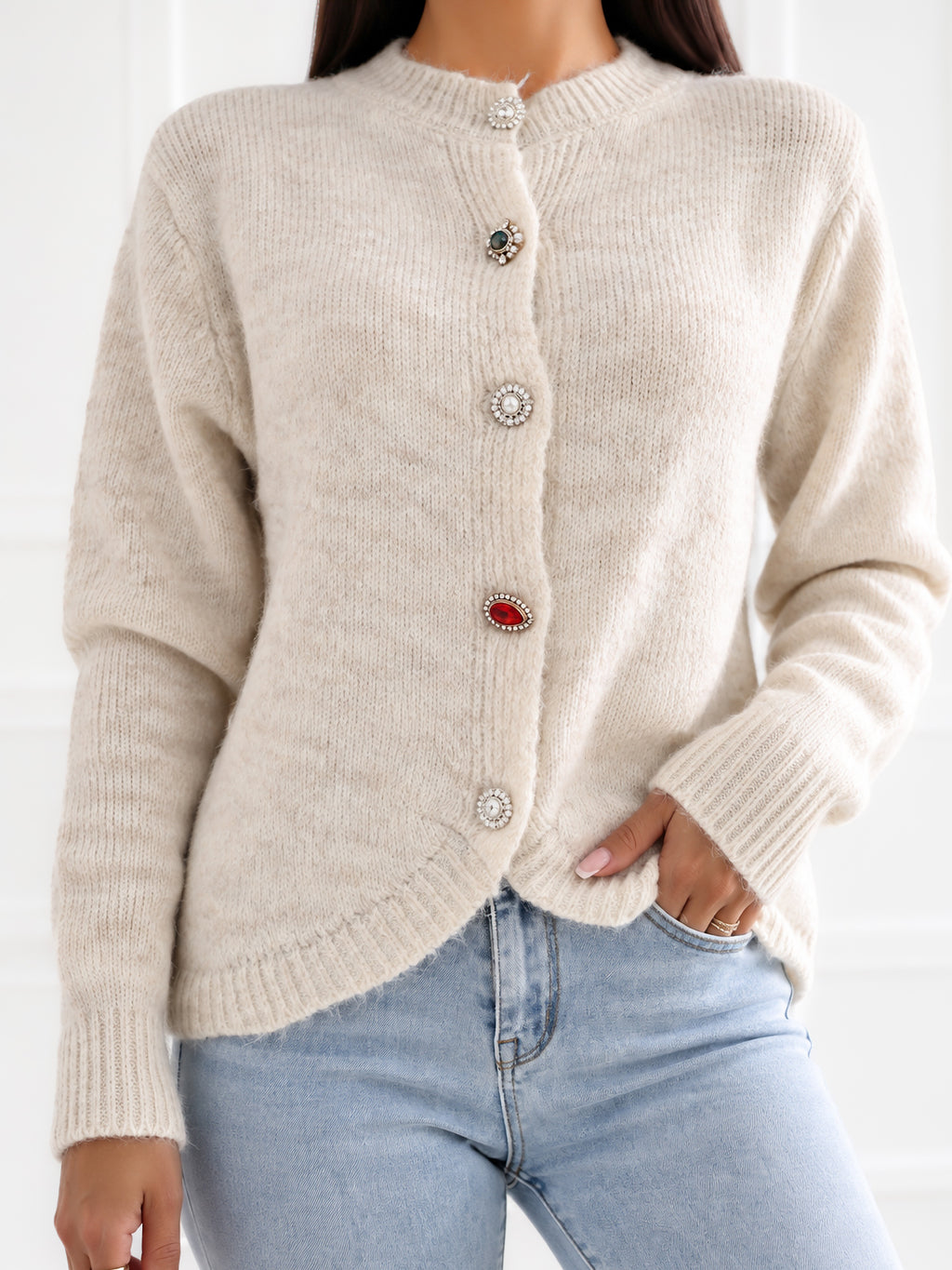 MELFIA ELENA – Flauschiger Cardigan mit Schmuckknöpfen