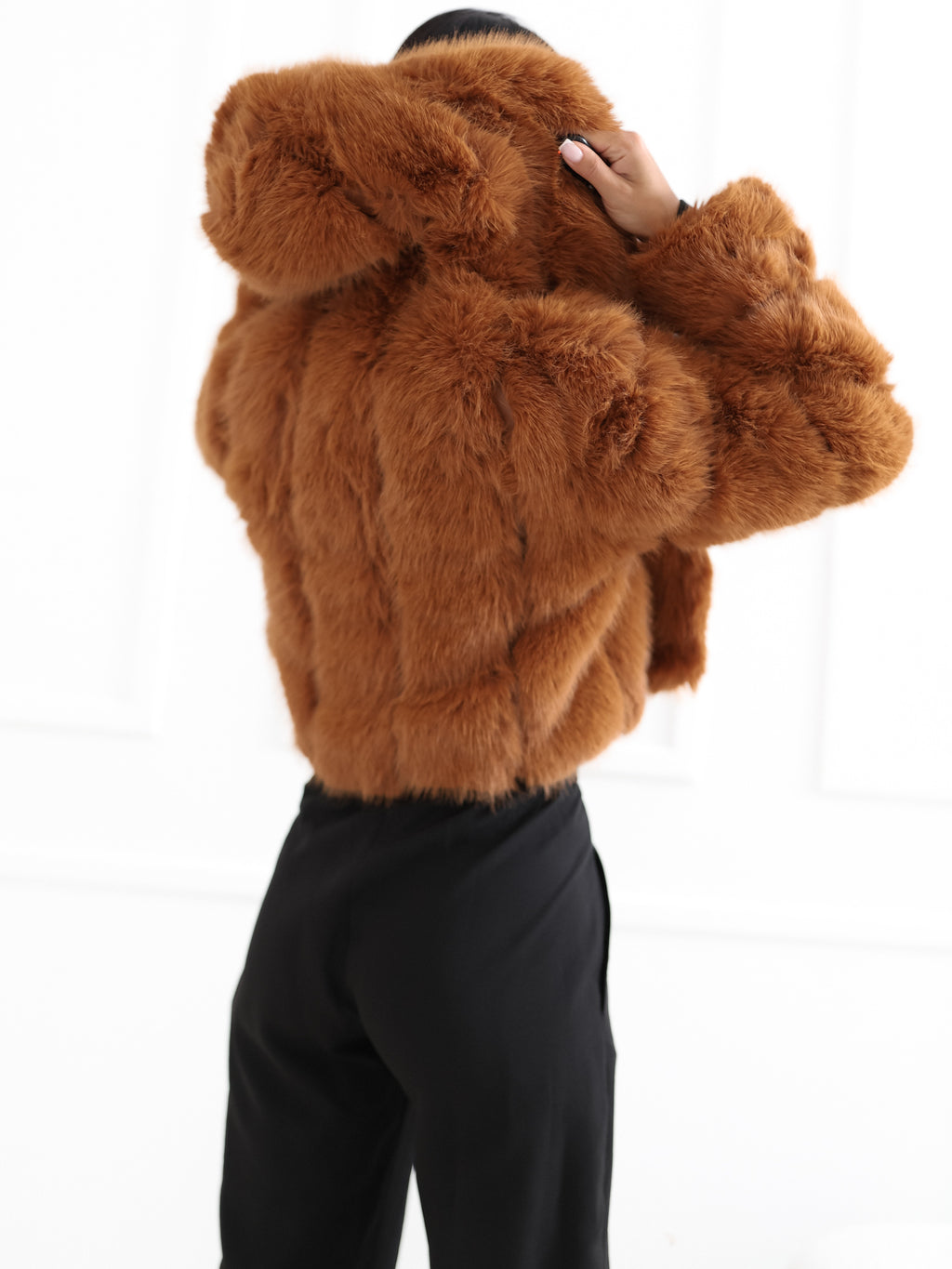 MELFIA Cropped Faux Fur Jacket