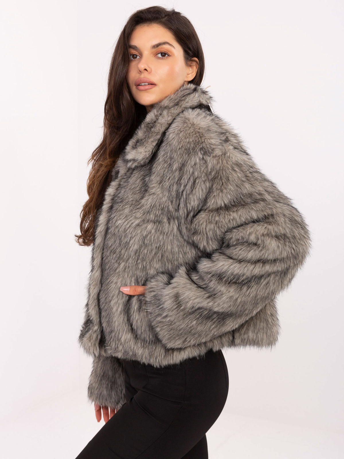 MELFIA ARIA – Elegante Damen-Pelzjacke mit Tasche