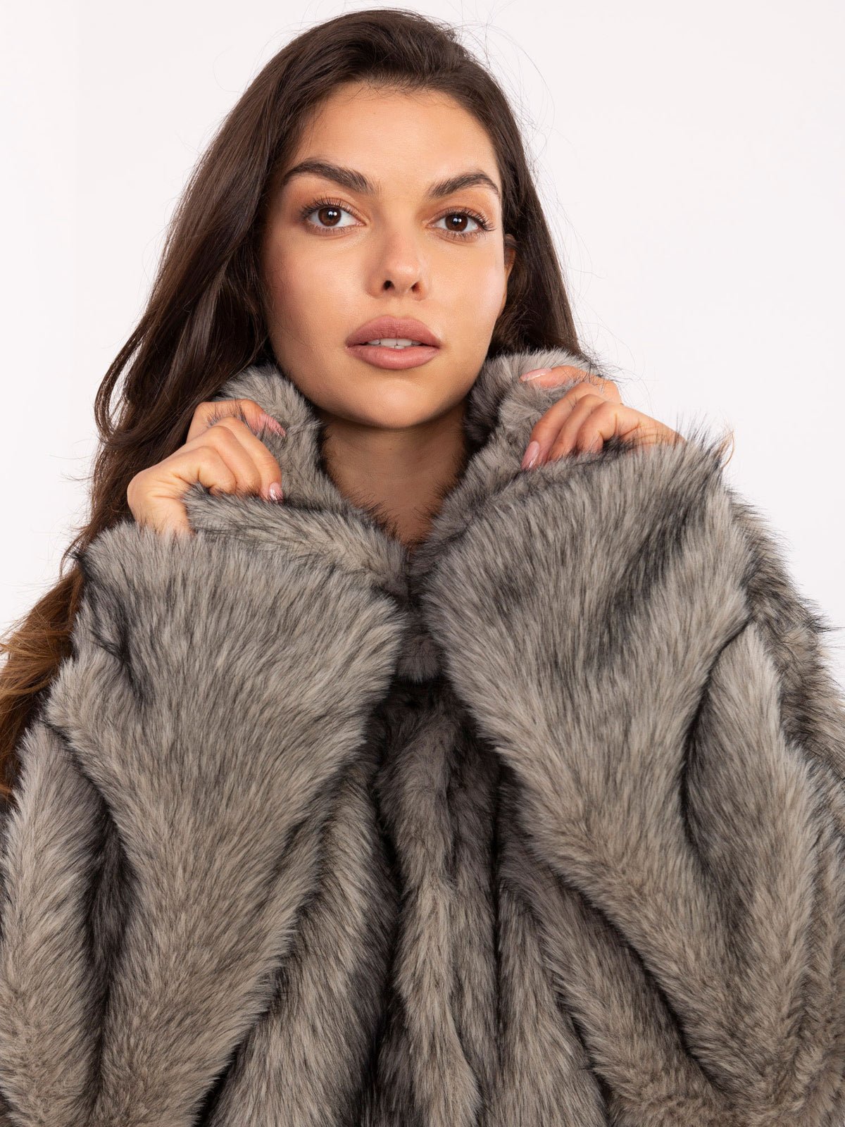 MELFIA ARIA – Elegante Damen-Pelzjacke mit Tasche
