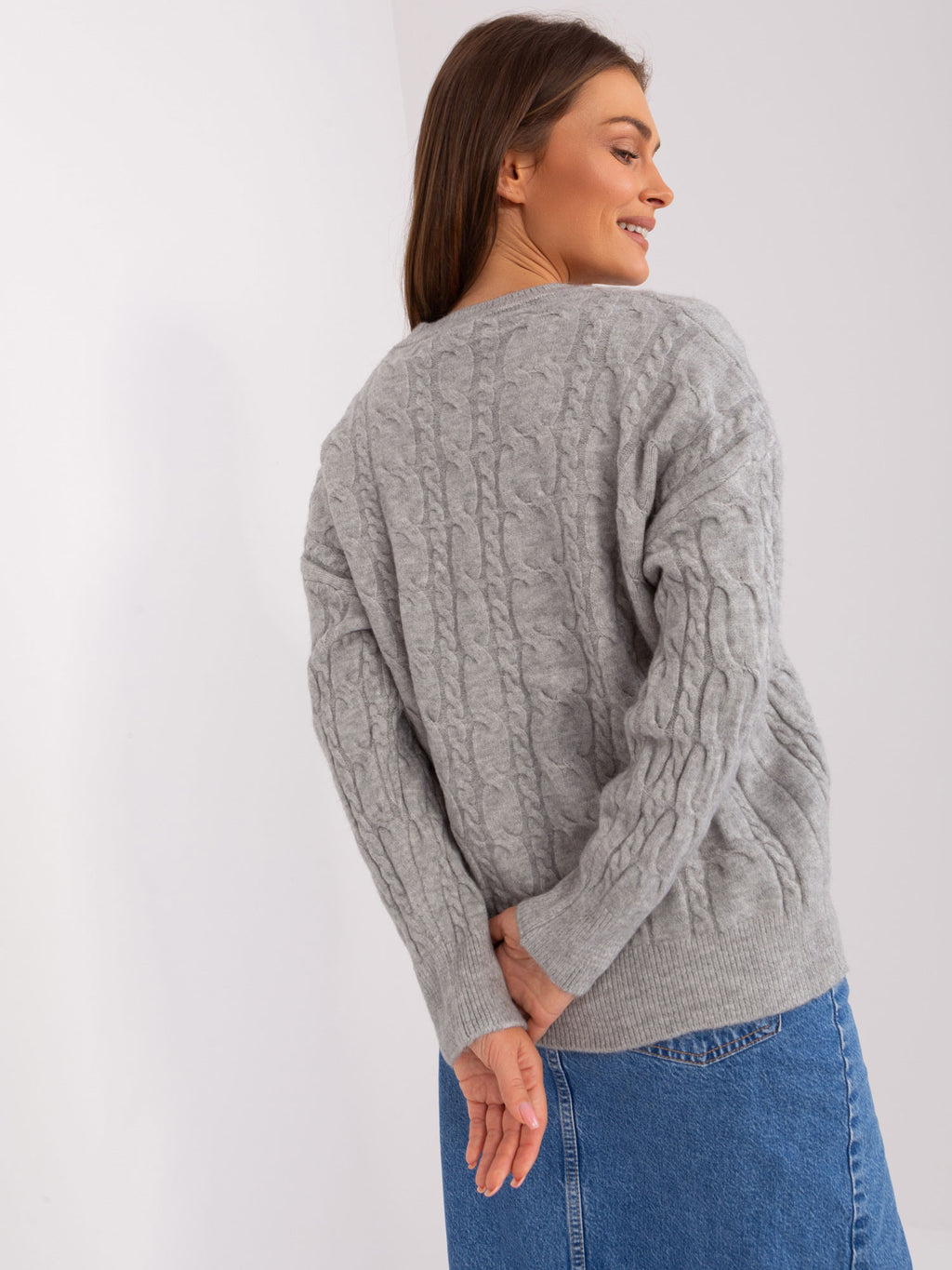 MELFIA – Lockerer Pullover mit Zopfmuster